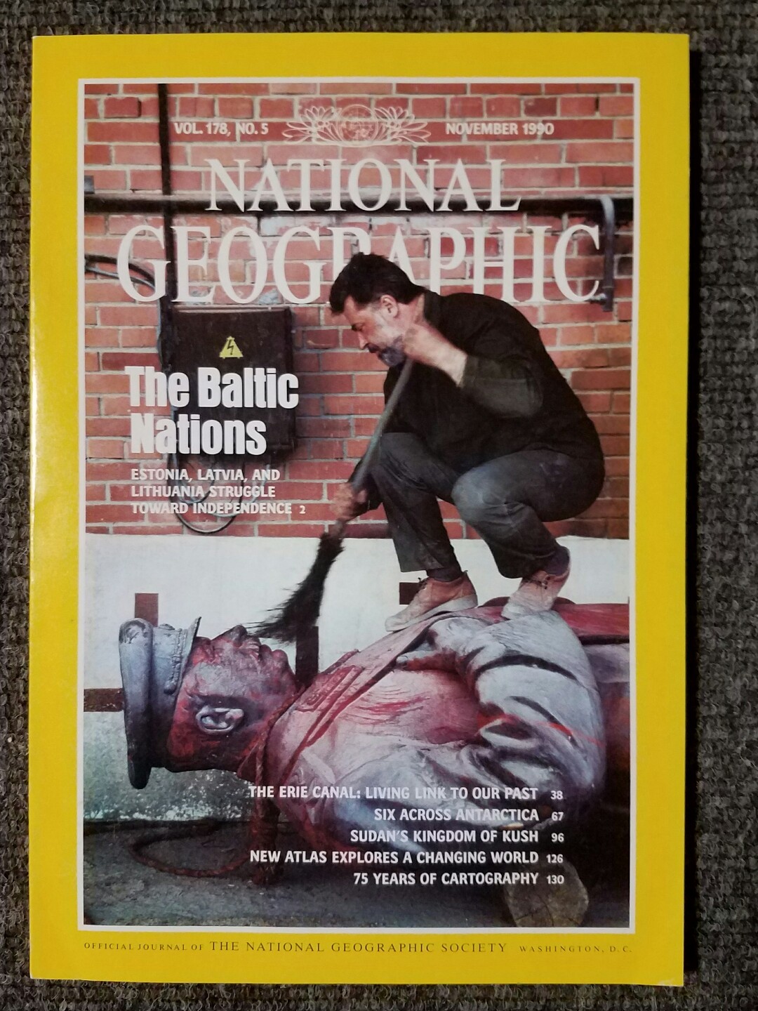 National Geographic magazine November 1990 Baltic Nations, Erie Canal, Antarctic