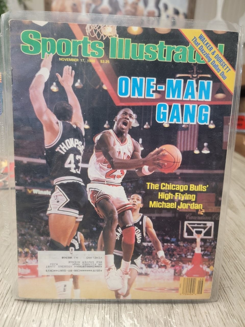 MICHAEL JORDAN Chicago Bulls November 17, 1986 SPORTS ILLUSTRATED Magazine
