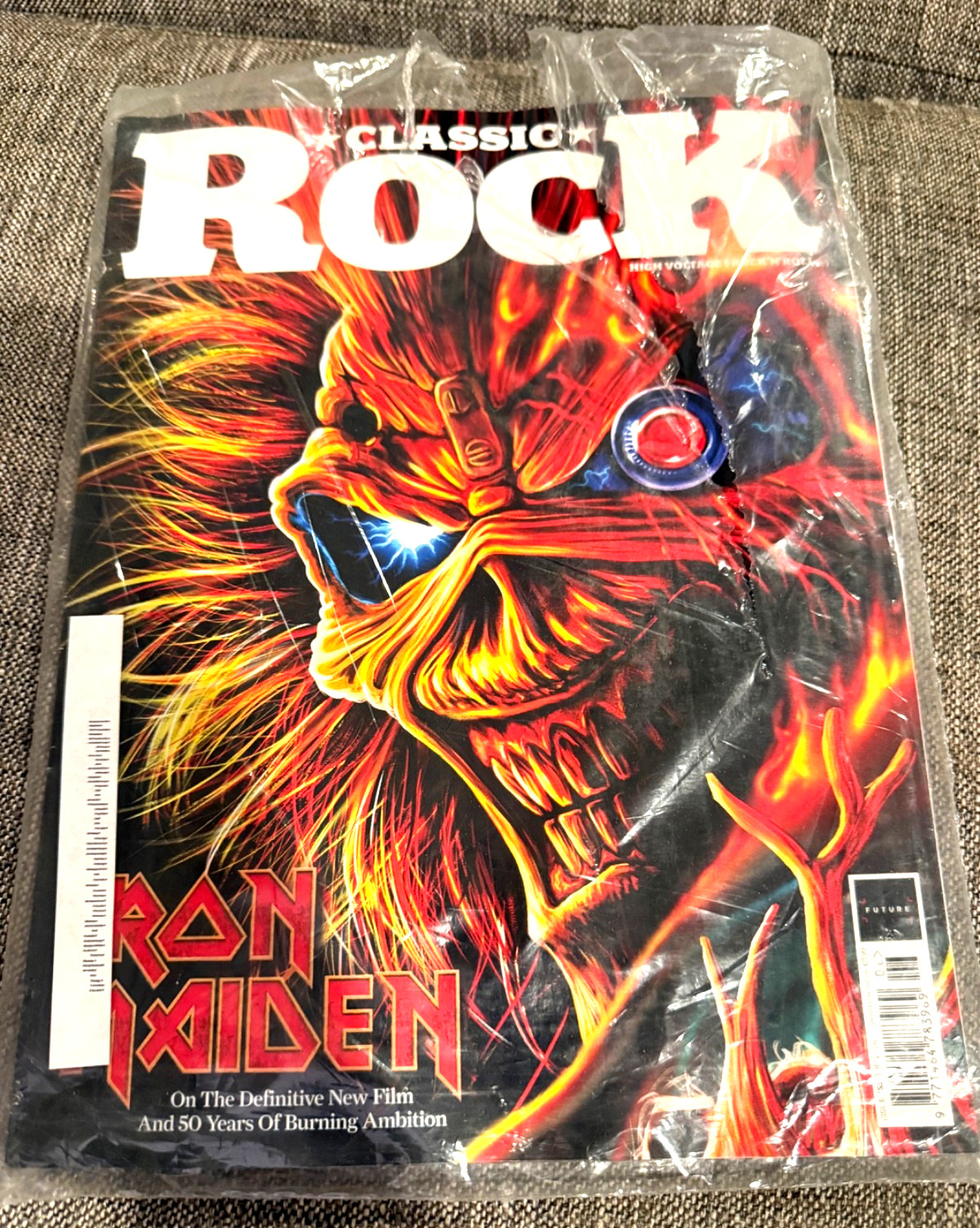 CLASSIC ROCK MAGAZINE 353 Iron Maiden Poster Sticker Genesis Twisted Sister Toto