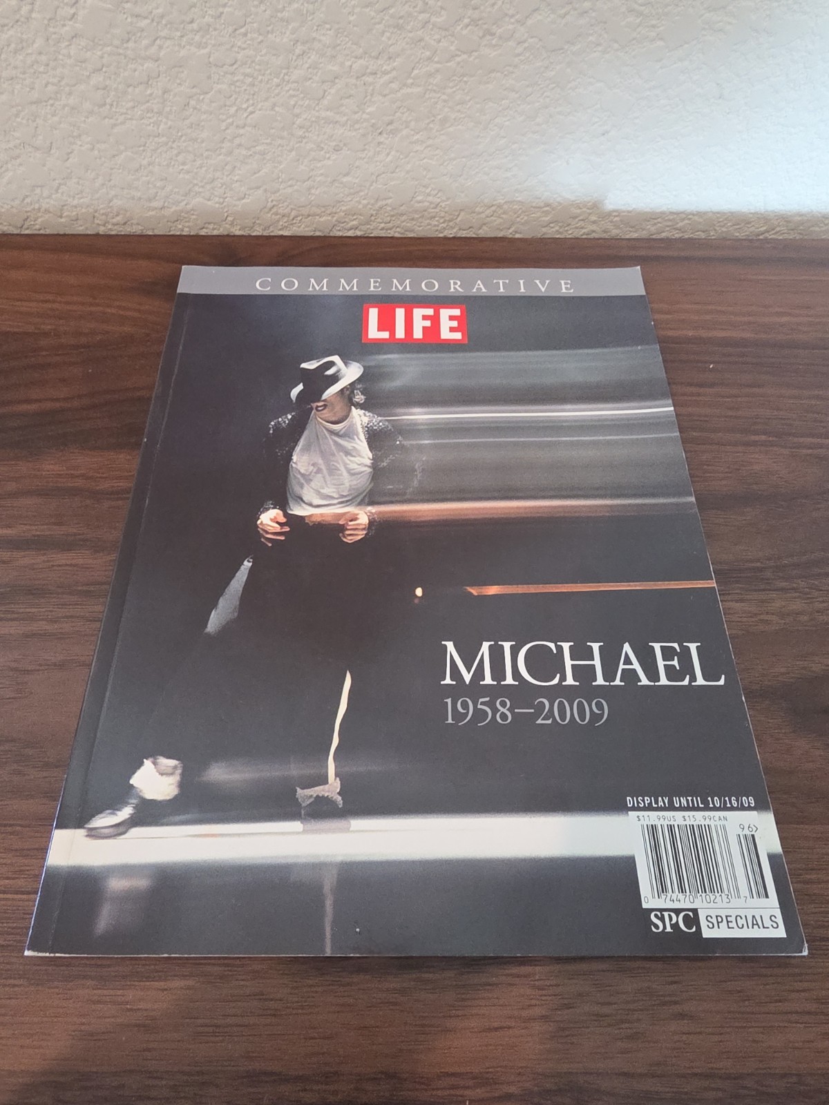 LIFE Commemorative Michael Jackson 1958–2009 Special Edition Magazine Tribute