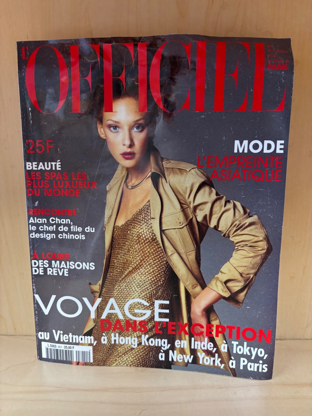 L’OFFICIEL PARIS French Fashion Magazine DECEMBRE 1996 No. 811 MODE L’EMPRENTE