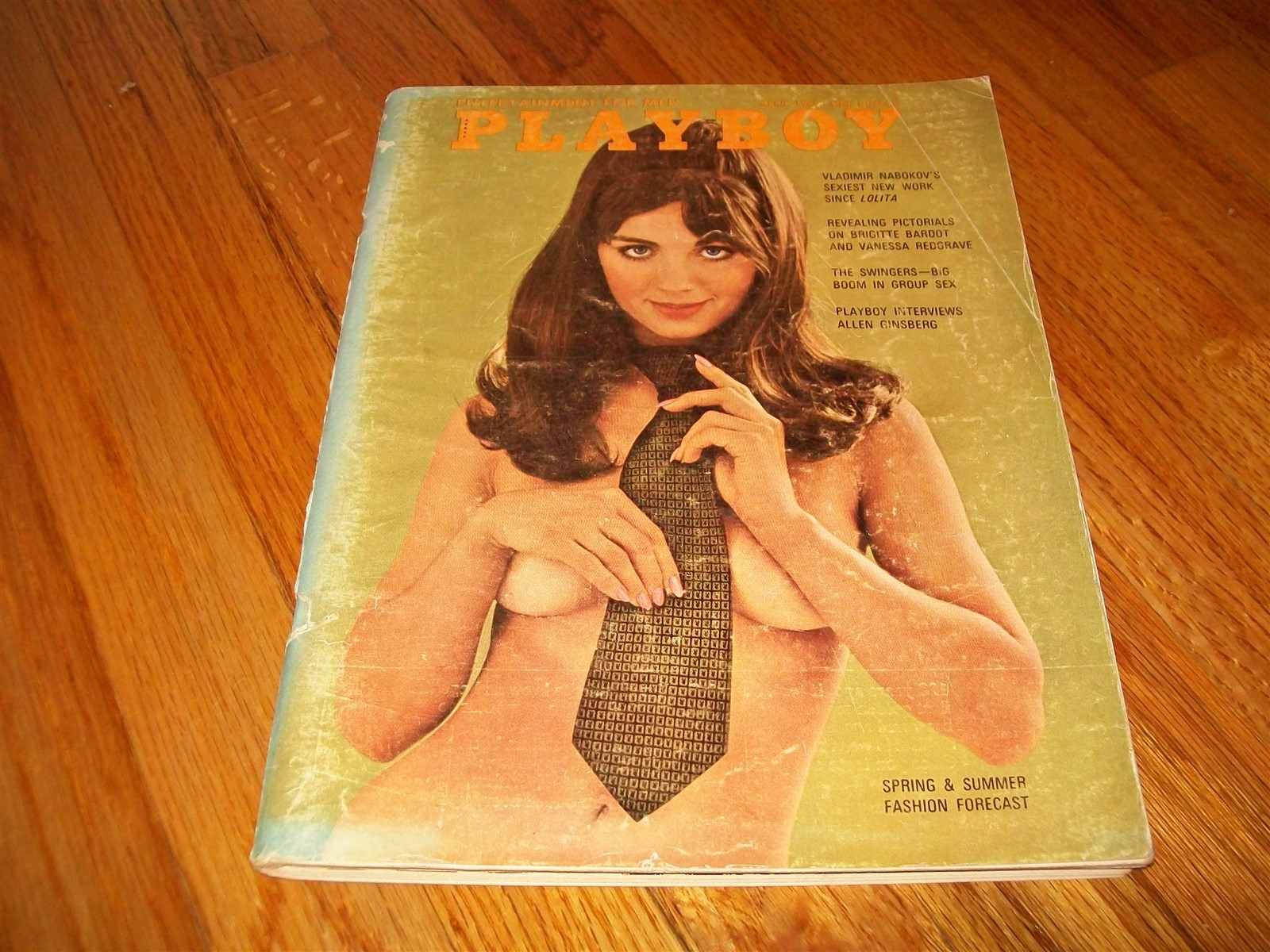 APRIL 1969 PLAYBOY WITH CENTERFOLD VERY GOOD CONDITION ALLEN GINSBERG APR 4/69