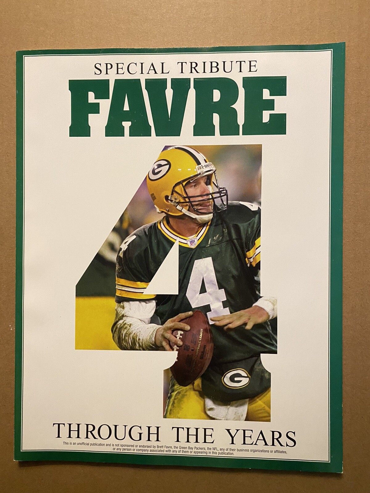Brett Favre Special Tribute Magazine Through The Years Collector Edition 2008 🏈