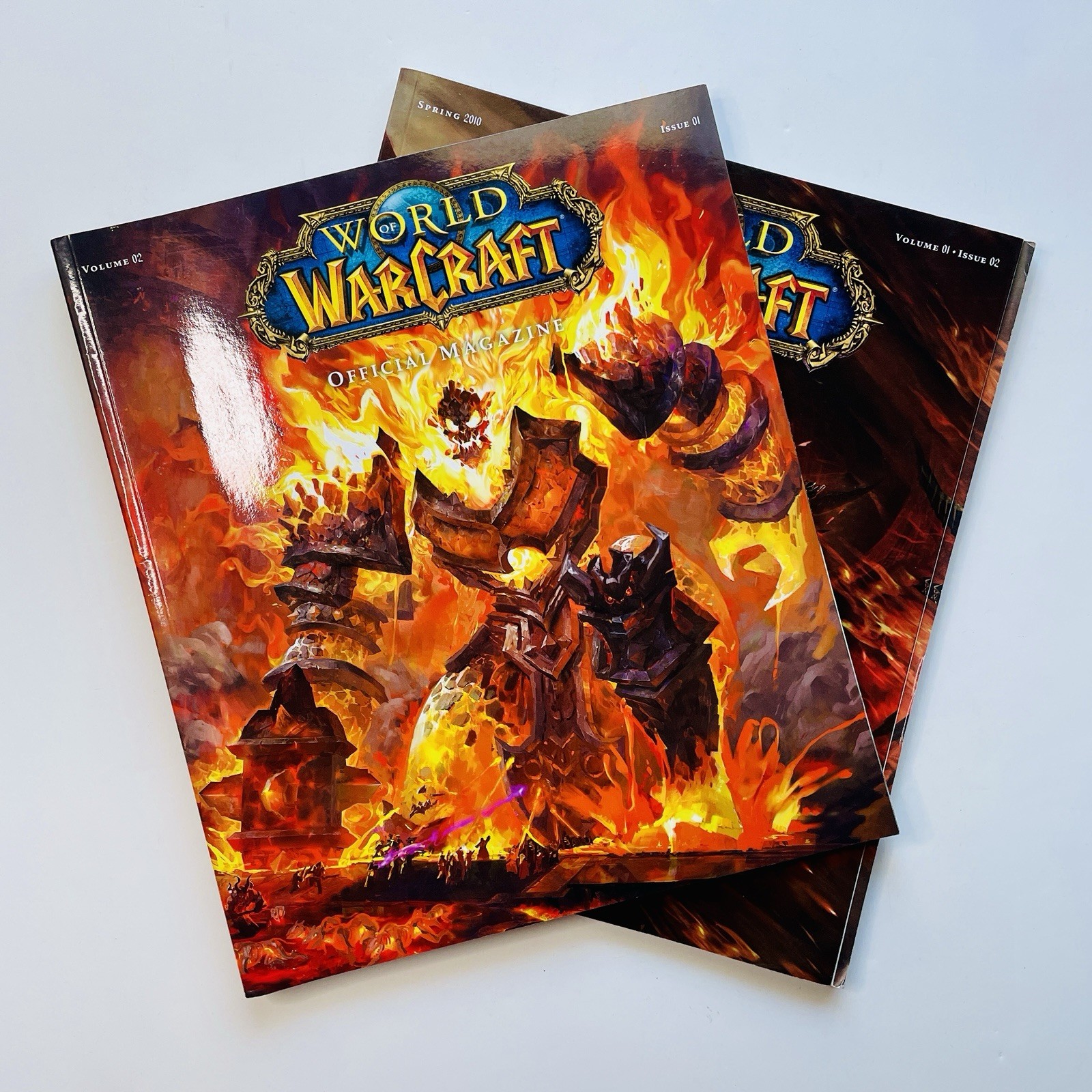 Lot Of 2 World of Warcraft: Official Magazine Vol 1 #2 Vol 2 #1 W/ Posters