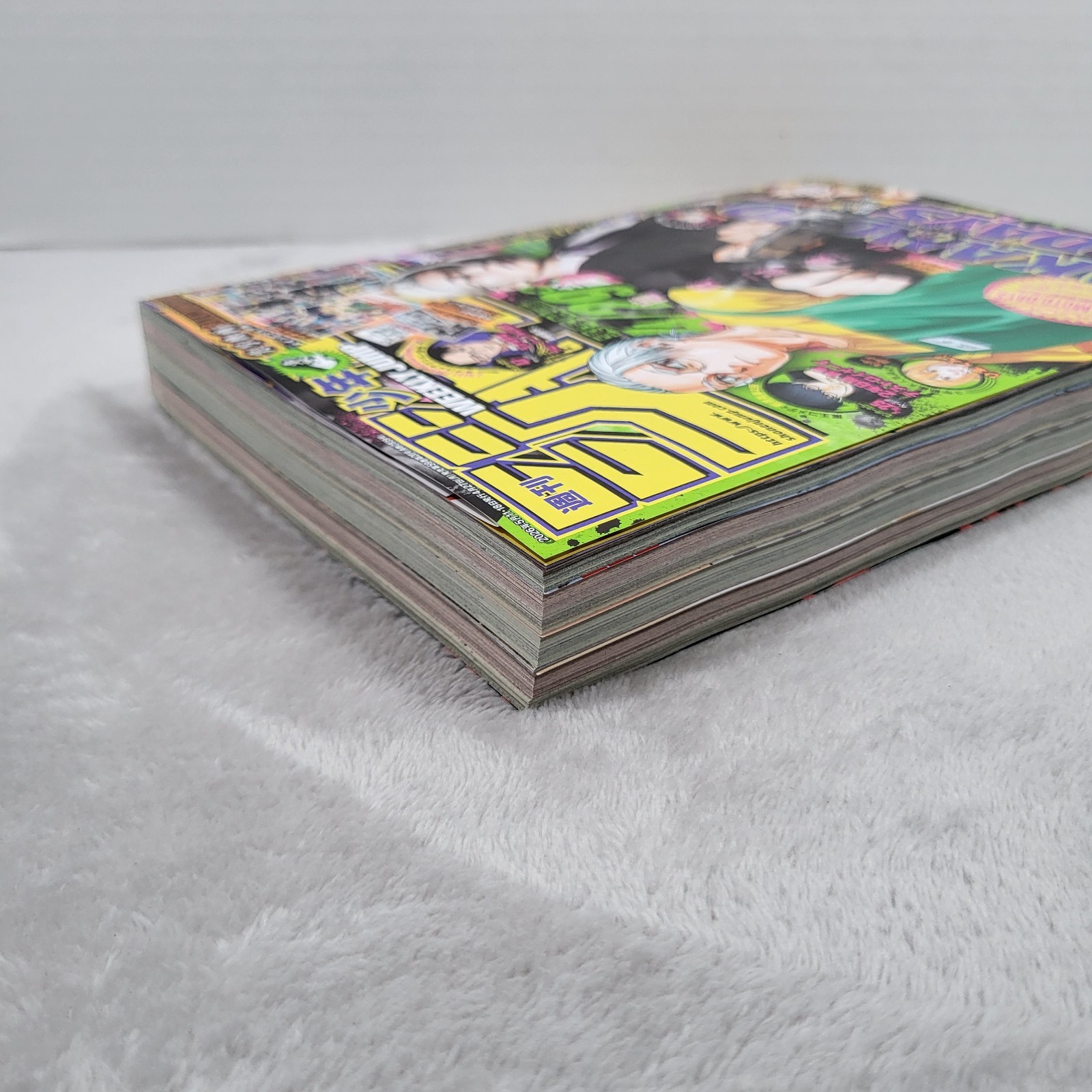 Weekly Shonen Jump 2026 No 22-23 Sakamoto Days Live Action Movie Cover Manga