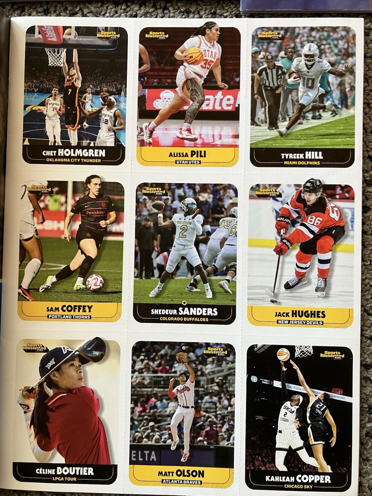 Lot of 13 Sports Illustrated Kids Magazines with cards