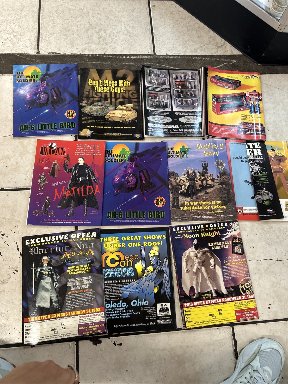 Lee’s Toy Review Magazine Lot 60 62 70 75TH ISSUE 85 87 94 96 97 105 & 118